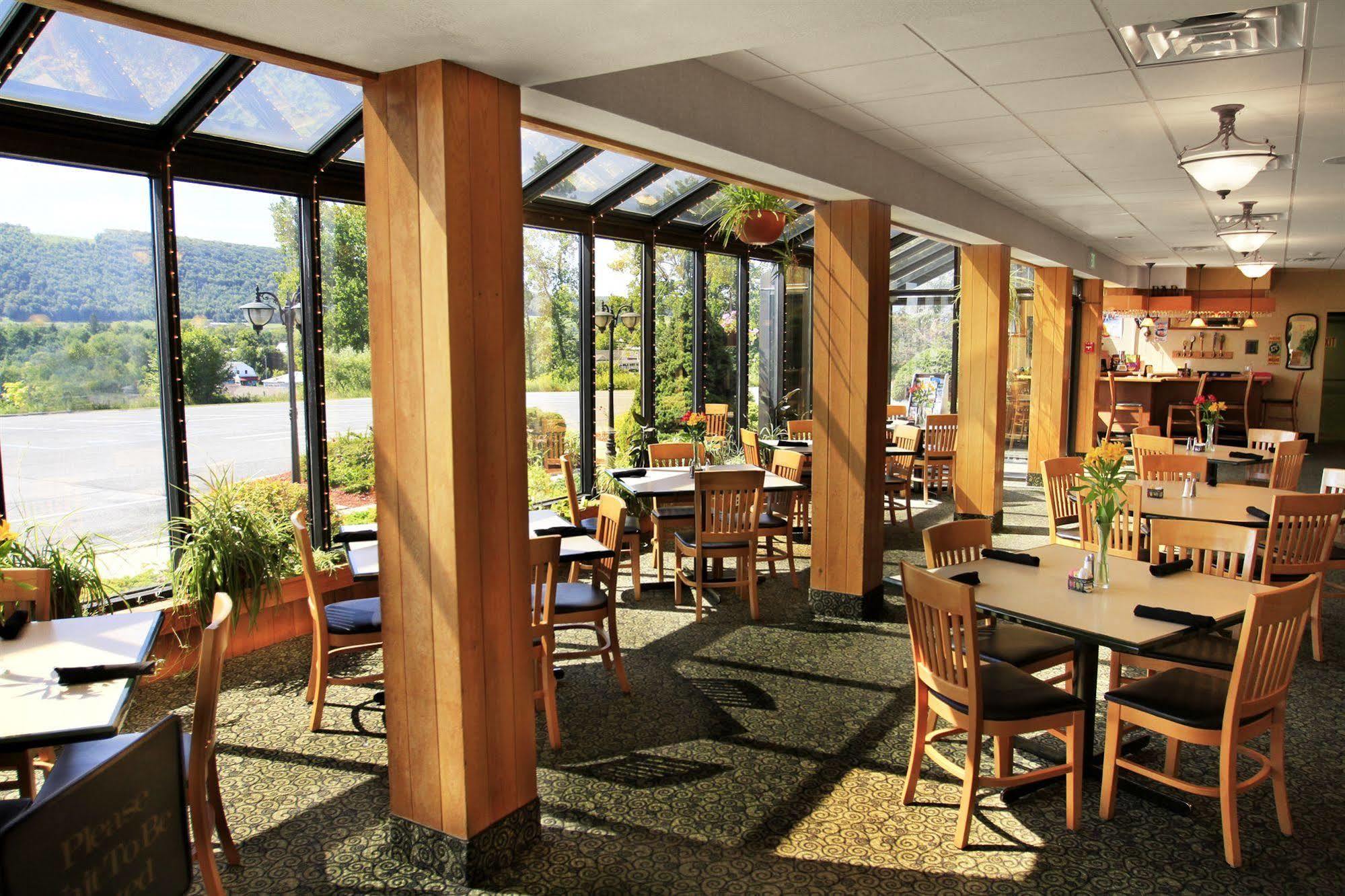 The Inn At Cobleskill Buitenkant foto