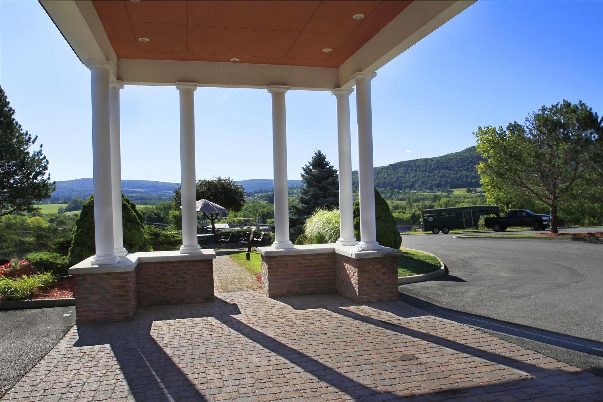 The Inn At Cobleskill Buitenkant foto